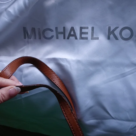 Michael Kors Green Shoulder Bag - Picture 12 of 14
